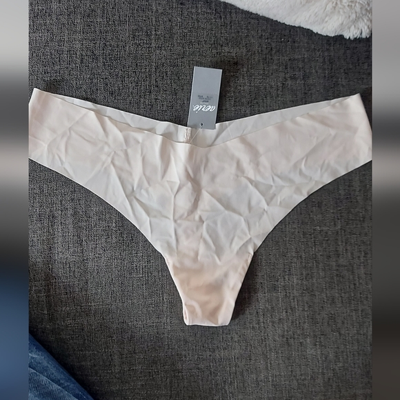 Tanga - Picture 2 of 10